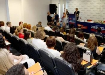 Başbakan Üstel: Çocukların ve gençlerin güvenli ortamda yetişmesi hükümetin önceliği