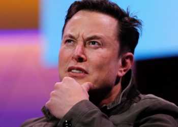 Elon Musk dünyanın ilk trilyoneri oluyor: SpaceX tarihin en büyük halka arzına hazırlanıyor
