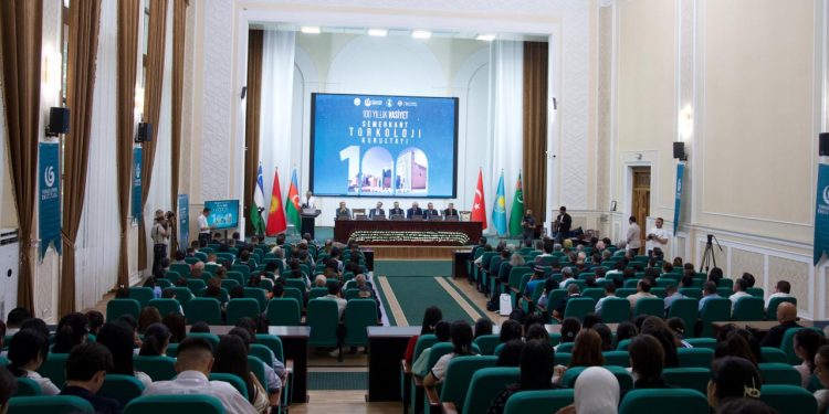 Türkoloji dünyasının 100 yıllık vasiyeti Semerkant’ta yerine getirildi