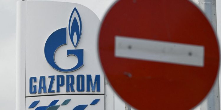 Gazprom: Avrupa’nın doğal gaz depolarını doldurma açığı büyüyor
