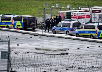 Hamburg Havalimanı’nda uçuşlar yeniden başladı