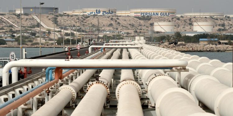 Trump’ın hedefindeki Hark Adası hakkında neler biliniyor?