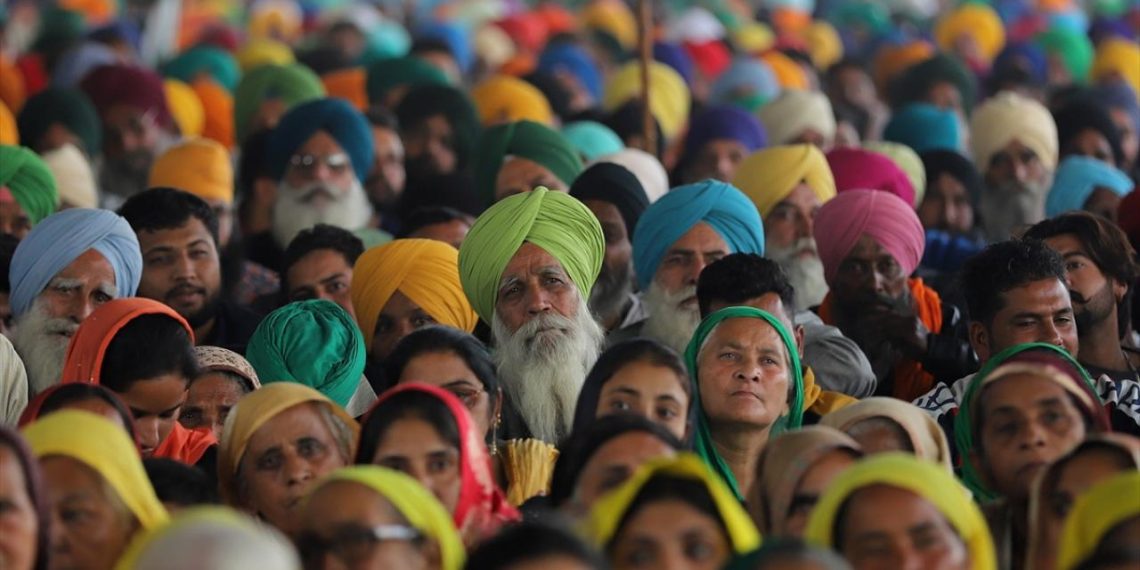 Hindistan tarihinde bir ilk: Doğum oranları geriledi