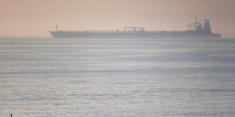 İngiltere Manş Denizi’nde Rus filosuna ait gizli tanker ele geçirdi