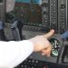 Havada can pazarı: Yolcular kriz geçiren pilotu koltuğa bağladı