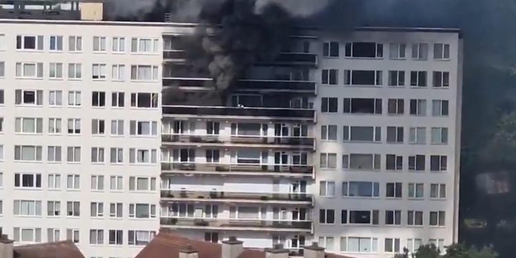 Belçika’da bir apartmanda çıkan yangında en az 6 kişi öldü