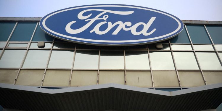Ford yapay zekaya güvenip işten çıkardığı çalışanları geri aldı