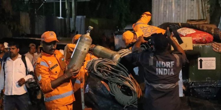 Hindistan’da hidroelektrik projesinin tünelinin çökmesi sonucu 10 kişi öldü