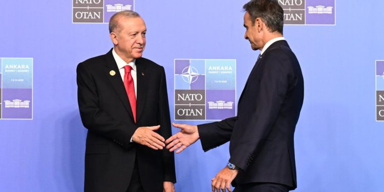 Yunanistan Başbakanı Miçotakis: Türkiye muhteşem bir NATO Zirvesi düzenlemiş