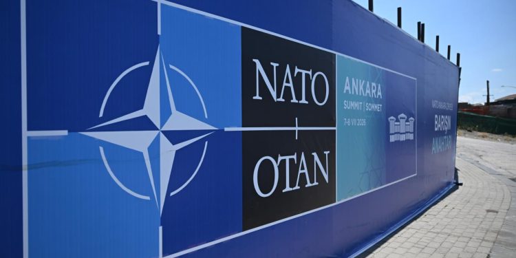 NATO ülkelerinin savunma harcamaları 1,8 trilyon doları aşacak
