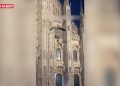Milano’da Filistin bayrağı renklerindeki paraşütüyle Duomo Katedrali’nden atladı