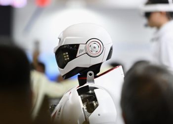 Japonya, 2040’a kadar iş gücünde yapay zeka destekli 10 milyon robotu kullanmayı planlıyor