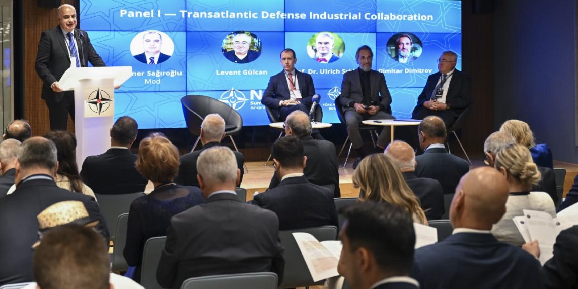 “NATO Zirvesi Diyalogları” etkinliğinde savunma sanayi iş birliği ele alındı