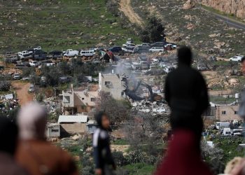 Filistin topraklarını gasp eden İsrailliler, Batı Şeria’da bir çiftçi ile eşini yaraladı