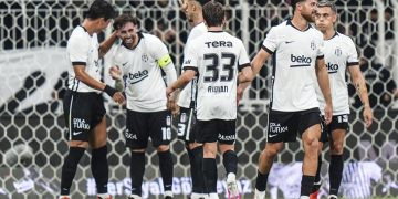 Beşiktaş tur kapısını araladı