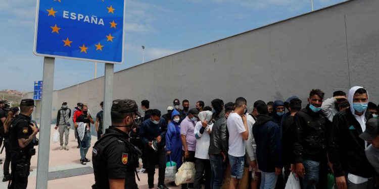 İspanya’ya geçen düzensiz göçmenlerden yaklaşık 69 bin 500’ü Fas’a geri döndü, ölü sayısı 67’ye yükseldi
