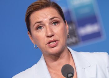 Danimarka Başbakanı’ndan burnundaki lekeyi düzeltmeyi teklif eden estetik cerraha sert tepki