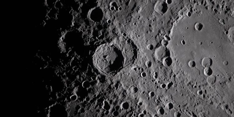 SpaceX roketi Ay’a çarpacak