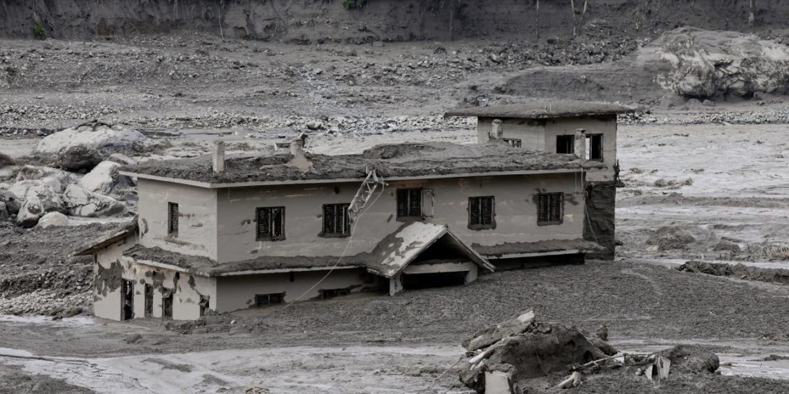 Nepal’deki selde hayatını kaybedenlerin sayısı 734’e yükseldi