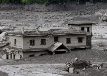 Nepal’deki selde hayatını kaybedenlerin sayısı 734’e yükseldi
