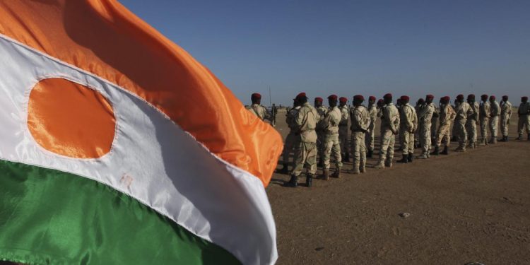 Nijer Savunma Bakanlığı, Niamey’deki askeri hareketliliğin kontrol altına alındığını açıkladı