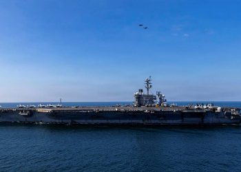 USS Lincoln, Orta Doğu’daki uzun süreli görevinden sonra ABD’ye dönüyor