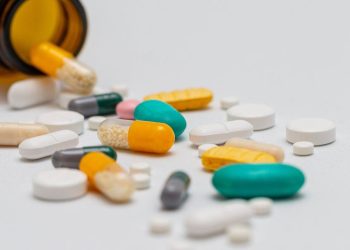 Deneysel bir ilaç, obez farelerin kas kaybetmeden ve daha az yemeden yağ yakmasını sağladı