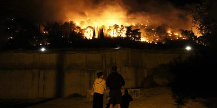 Yunanistan’da orman yangınları sürüyor