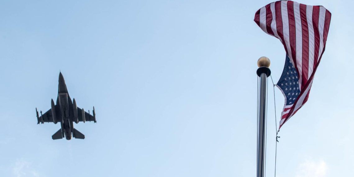 ABD’nin Michigan eyaletinde eğitim sırasında F-16 savaş uçağı düştü