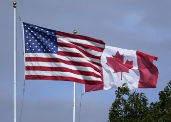 Trump Kanada ürünlerinin kamu ihalelerinden çıkarılması talimatını verdi
