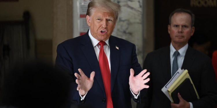 Trump’ın yasağının ardından: Muhabirler Beyaz Saray’a alınmadı
