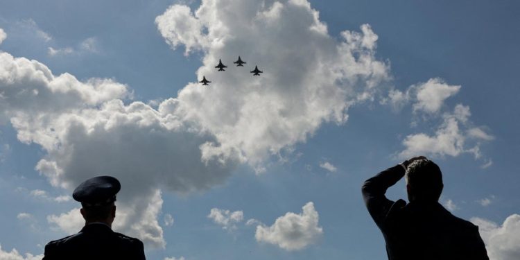 ABD’li Senatör’den Pentagon’a tedarik zincirlerini gözden geçirme çağrısı