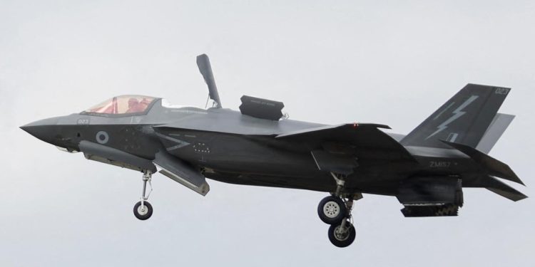 Almanya ilk F-35 savaş uçağını ABD’de teslim aldı