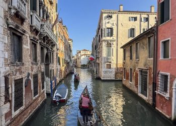 Venedik’te turiste 7 euro müzik ücreti sürprizi