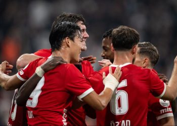 Beşiktaş, Başakşehir’i 2 golle geçti