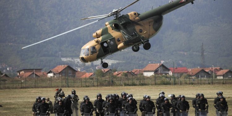 Bosna Hersek’te EUFOR’a ait helikopter düştü