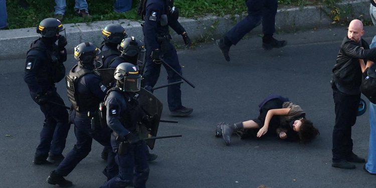 Fransa’da öğrenci protestoları ülkeyi kaosa sürükledi