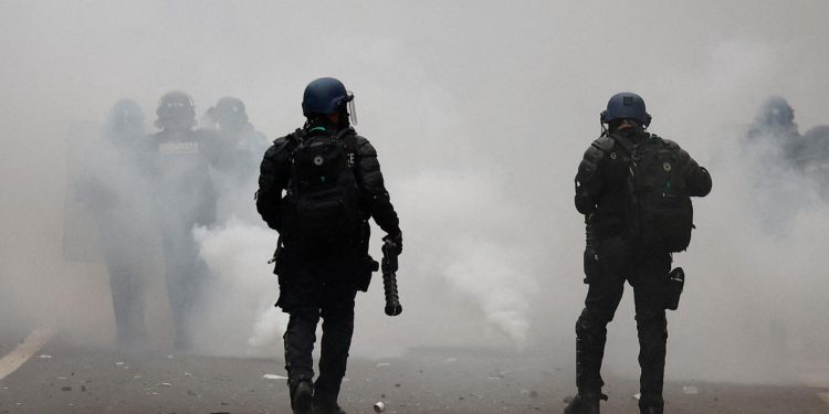 Uluslararası Af Örgütünden Fransız makamlarına orantısız polis müdahalesine son vermeleri çağrısı