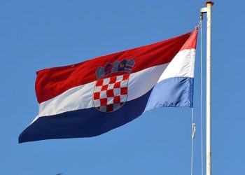 Hırvat savaş uçağı, “uçak kaçırma” kodu girilen Malta’ya ait yolcu uçağını hava sahasının dışına çıkardı
