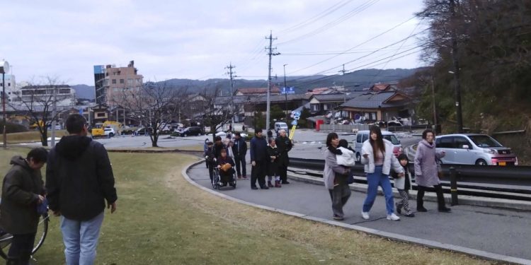 Tarihin en büyük depremi sanıldı: 9.9’luk alarm Japonya’yı ayağa kaldırdı