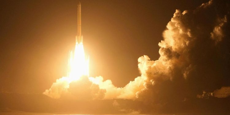 Japonya’dan Mars’ın uydusuna tarihi görev