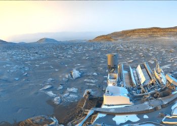Curiosity, Mars’taki 5.000inci gününü renkli fotoğrafla kutladı