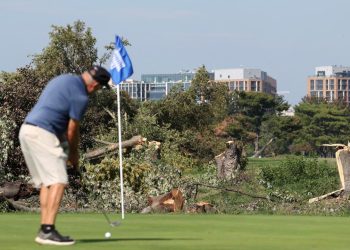 ABD’de yargıç, Trump yönetiminin Washington’daki golf sahasında yaptığı ağaç kesimini durdurdu