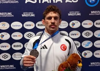 Milli güreşçi Yüksel Sarıçiçek dünya ikincisi oldu